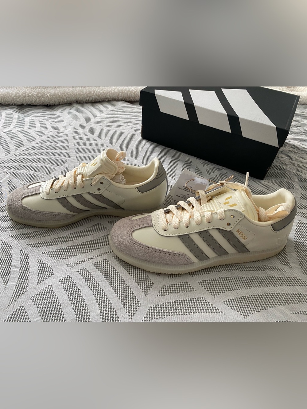 Adidas men’s Samba Messi Cream and Beige Lace-Up Sneakers - Picture 3 of 7